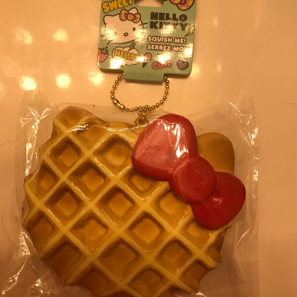 Hello kitty squishy
